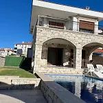 Вилла Reisdere Kiralik Havuzlu