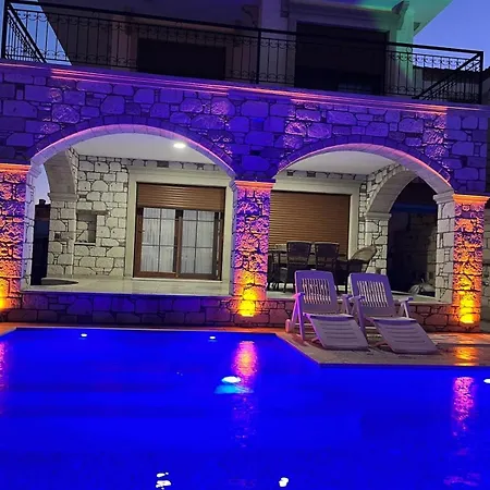 Reisdere Kiralik Havuzlu Cesme