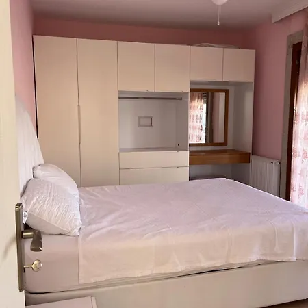 Reisdere Kiralik Havuzlu Cesme