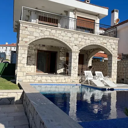 Reisdere Kiralik Havuzlu Cesme