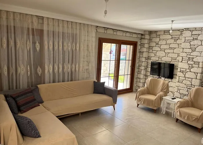 Reisdere Kiralik Havuzlu Villa