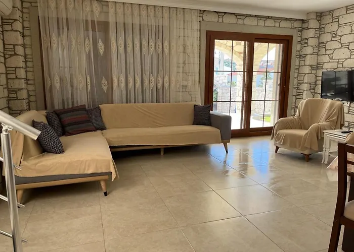 Villa Reisdere Kiralik Havuzlu *