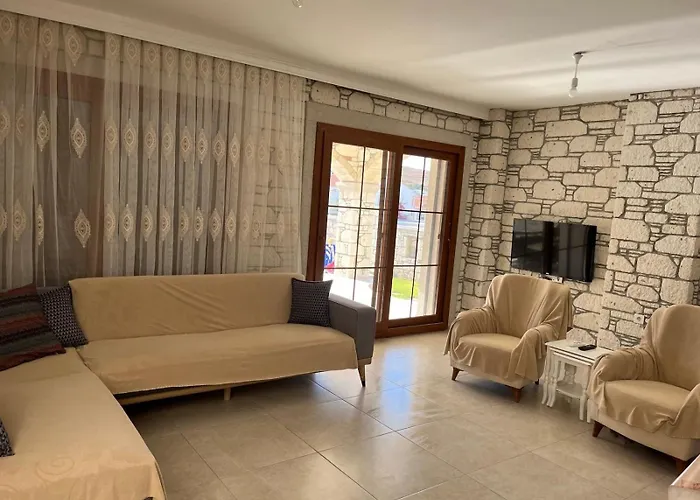 Villa Reisdere Kiralik Havuzlu *